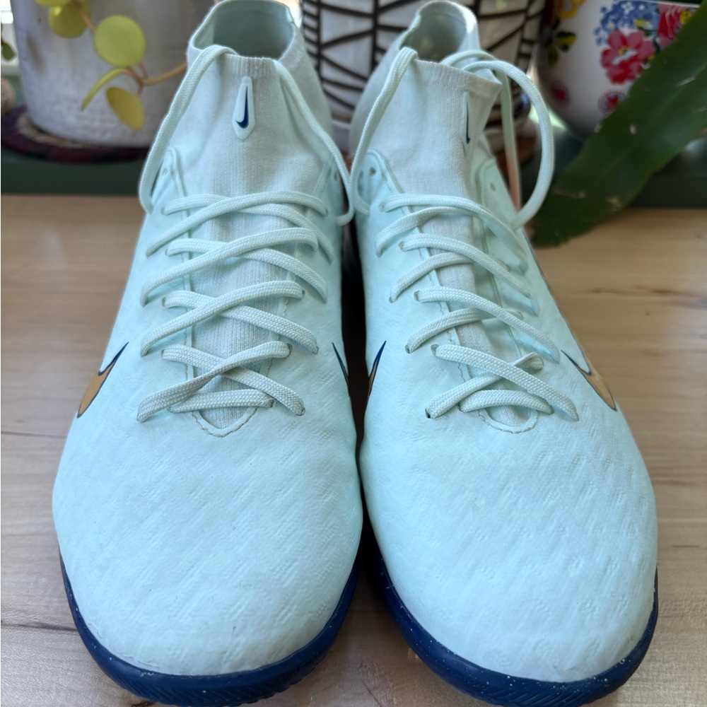 Futsol/indoor soccer turf shoes